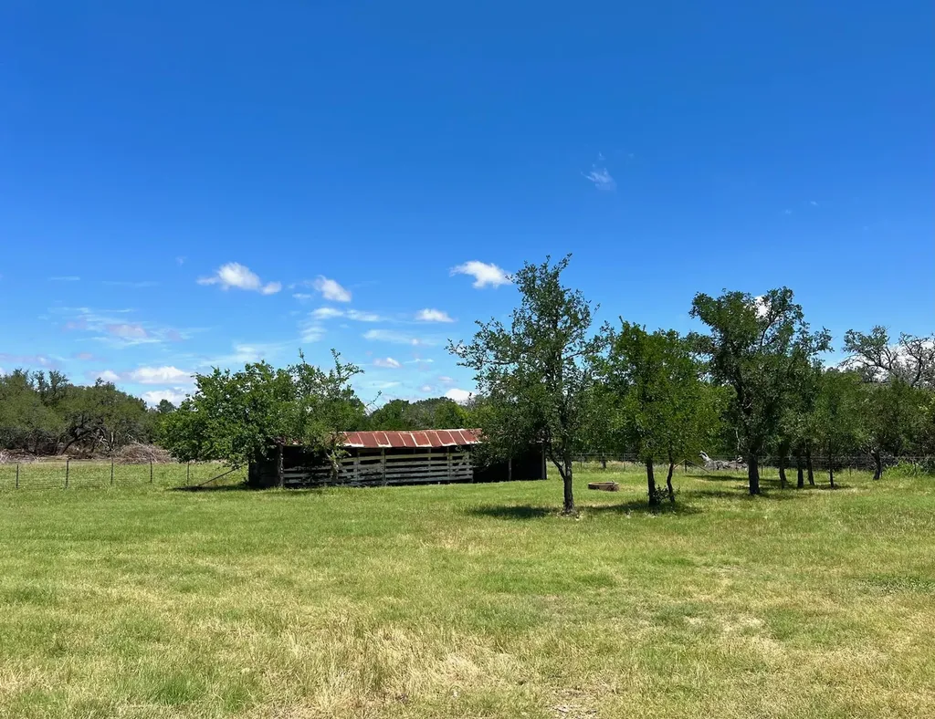 1366 Narrows Road Blanco TX 78606