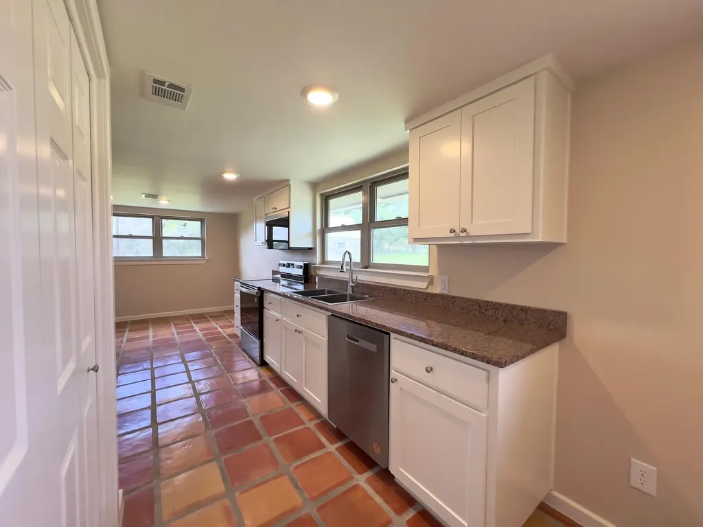 1366 Narrows Road Blanco TX 78606