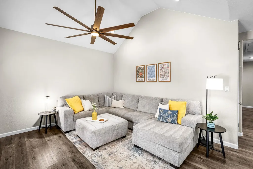 224 Spruce Avenue Luling TX 78648