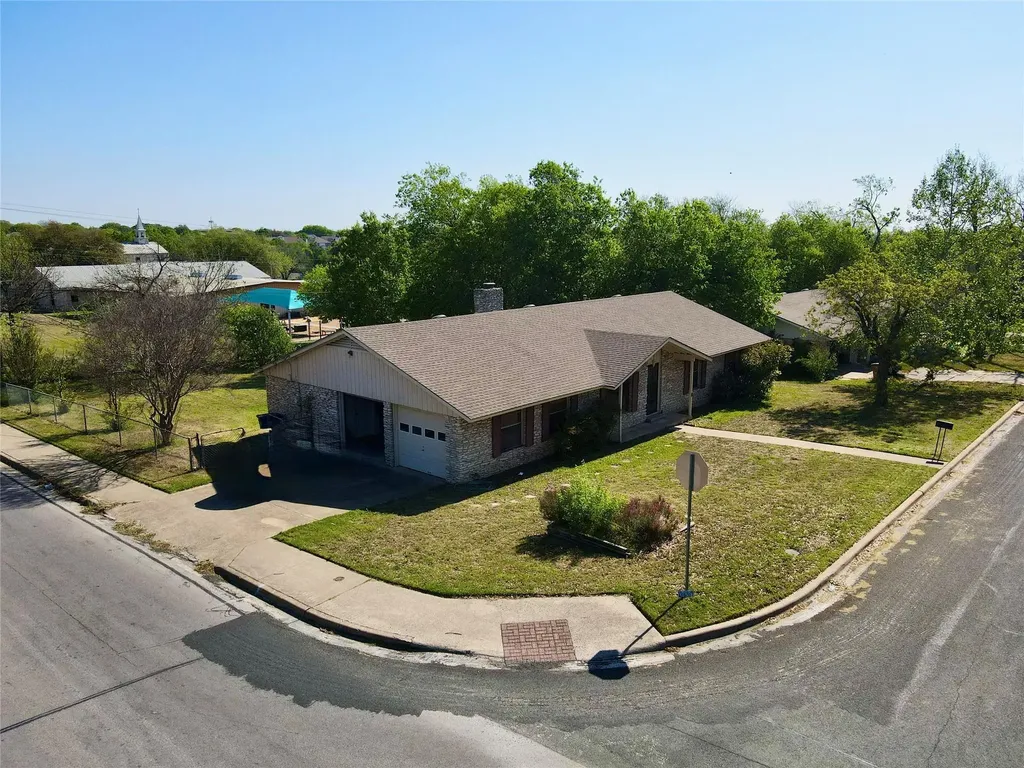 1000 Hollybluff Street Austin TX 78753