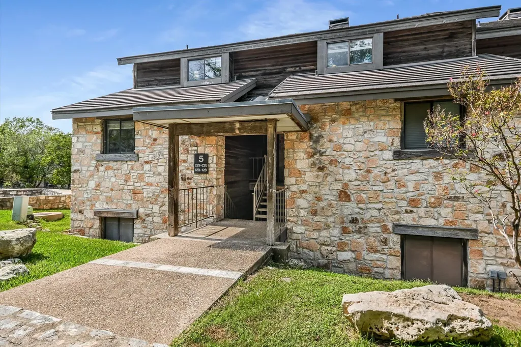 8200 Neely Drive Austin TX 78759