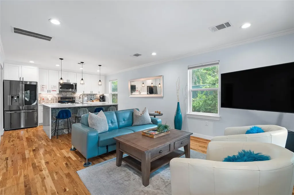 2214 Garden Street Austin TX 78702