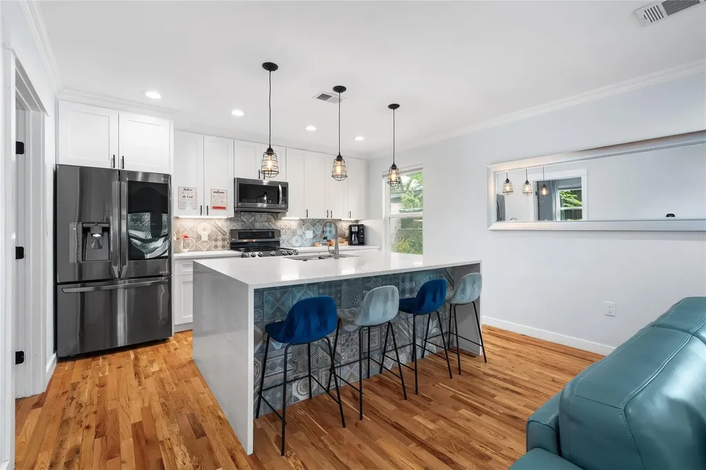 2214 Garden Street Austin TX 78702