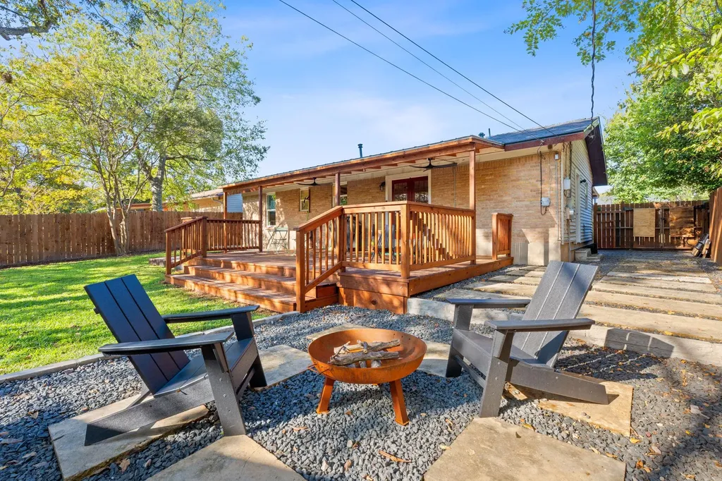 8801 Redfield Lane Austin TX 78758