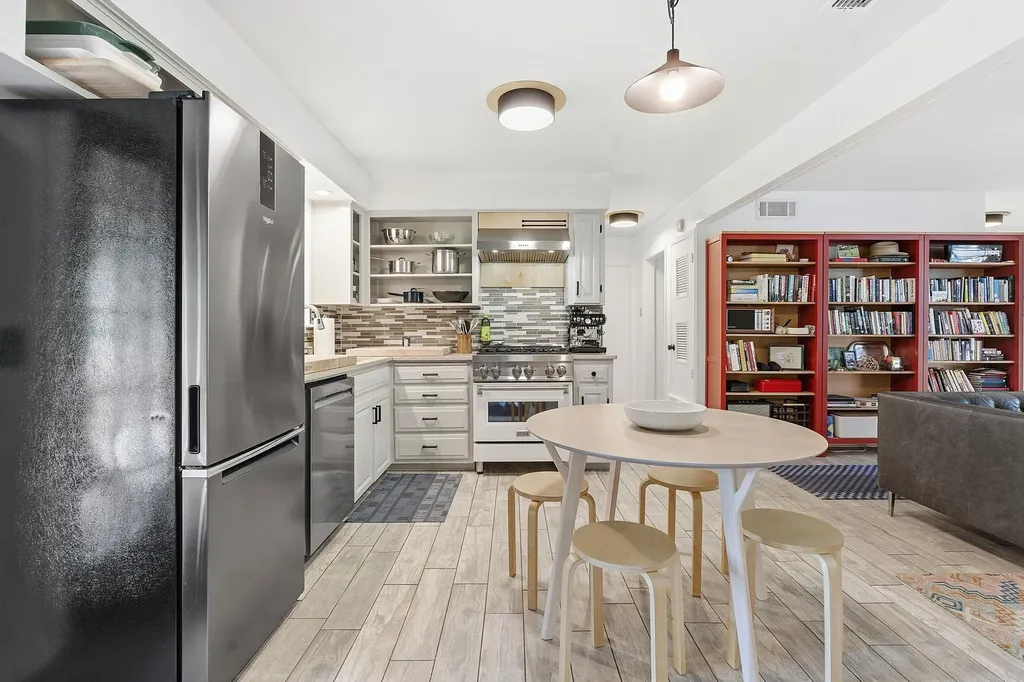 8801 Redfield Lane Austin TX 78758