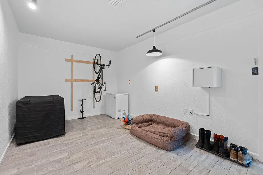 8801 Redfield Lane Austin TX 78758