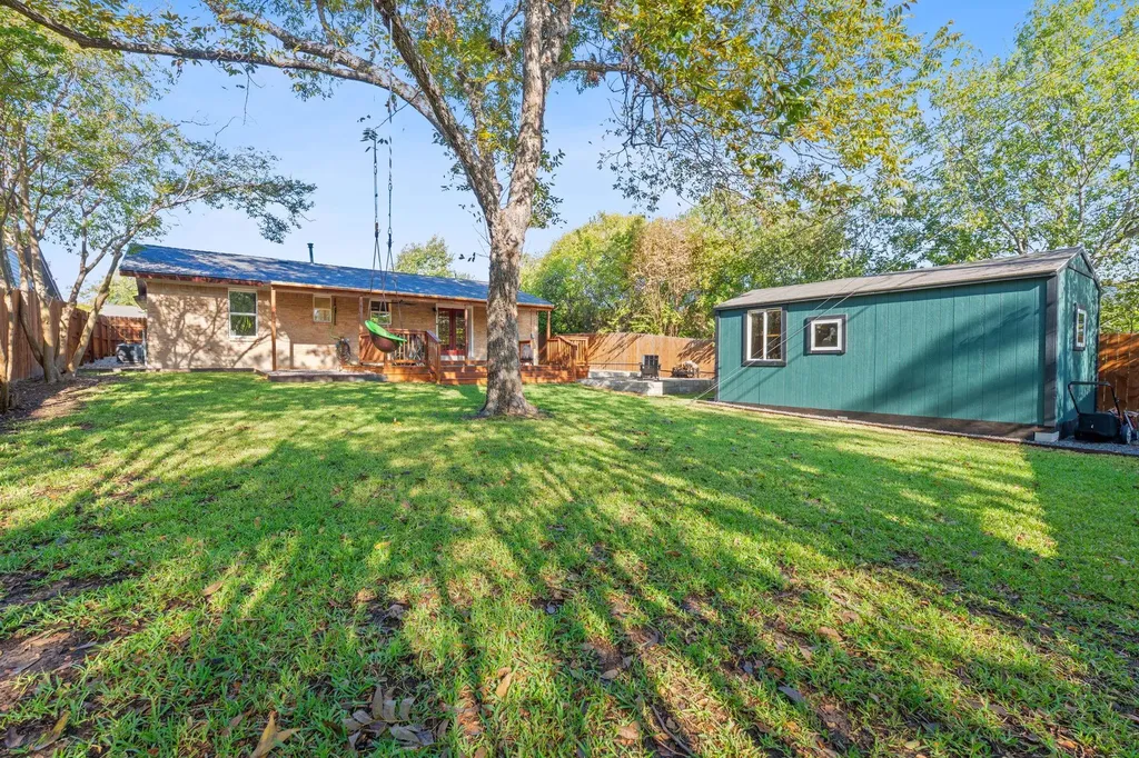 8801 Redfield Lane Austin TX 78758