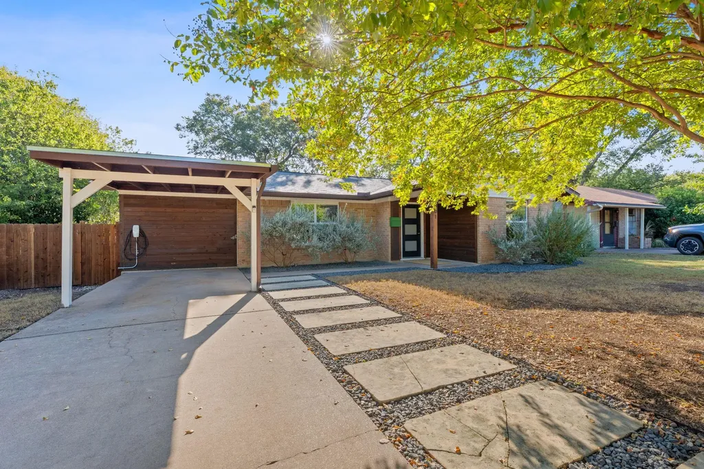 8801 Redfield Lane Austin TX 78758