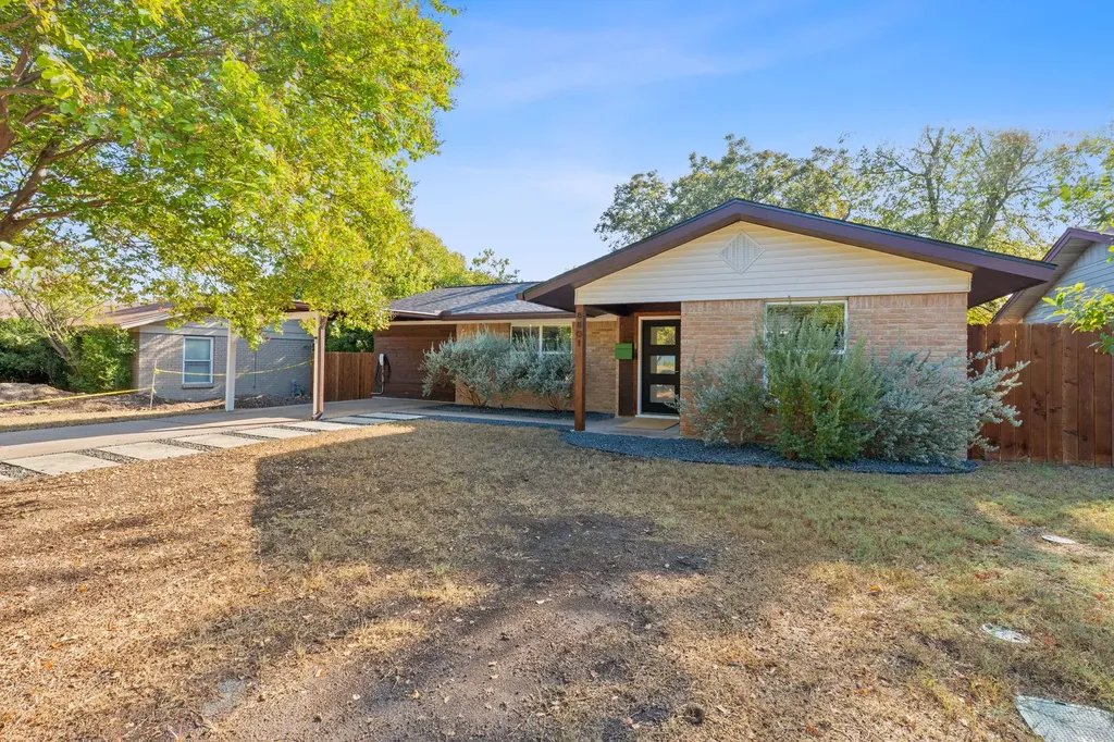 8801 Redfield Lane Austin TX 78758