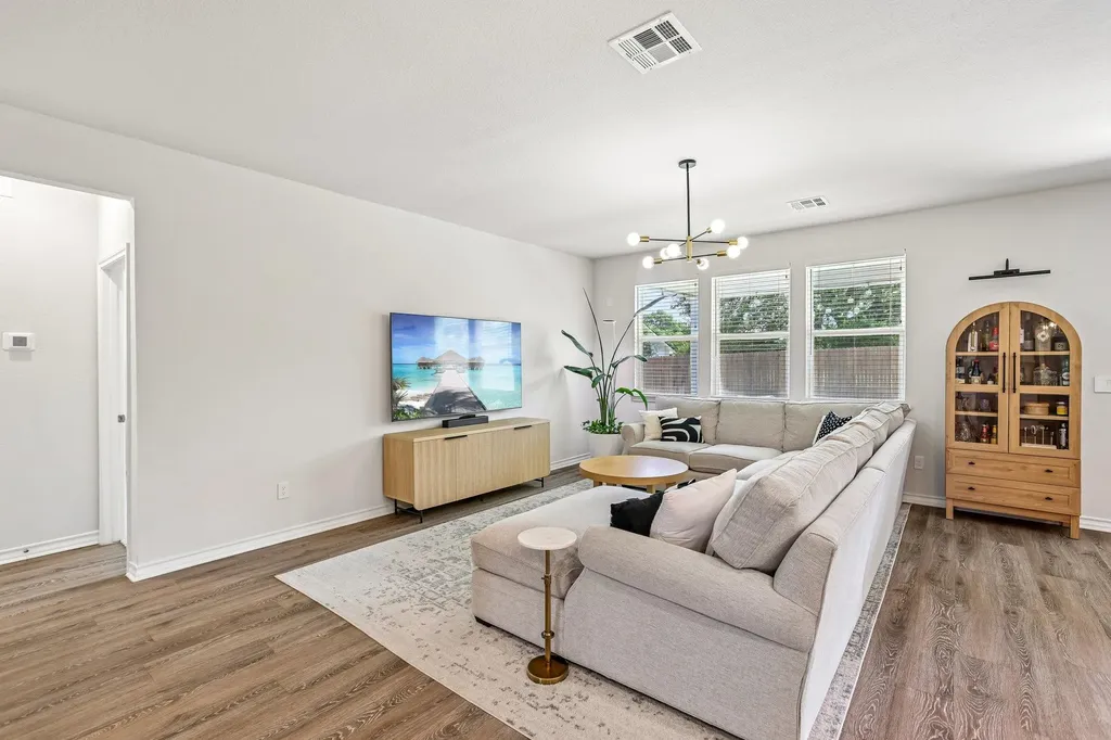 104 Terminus Trail Liberty Hill TX 78642