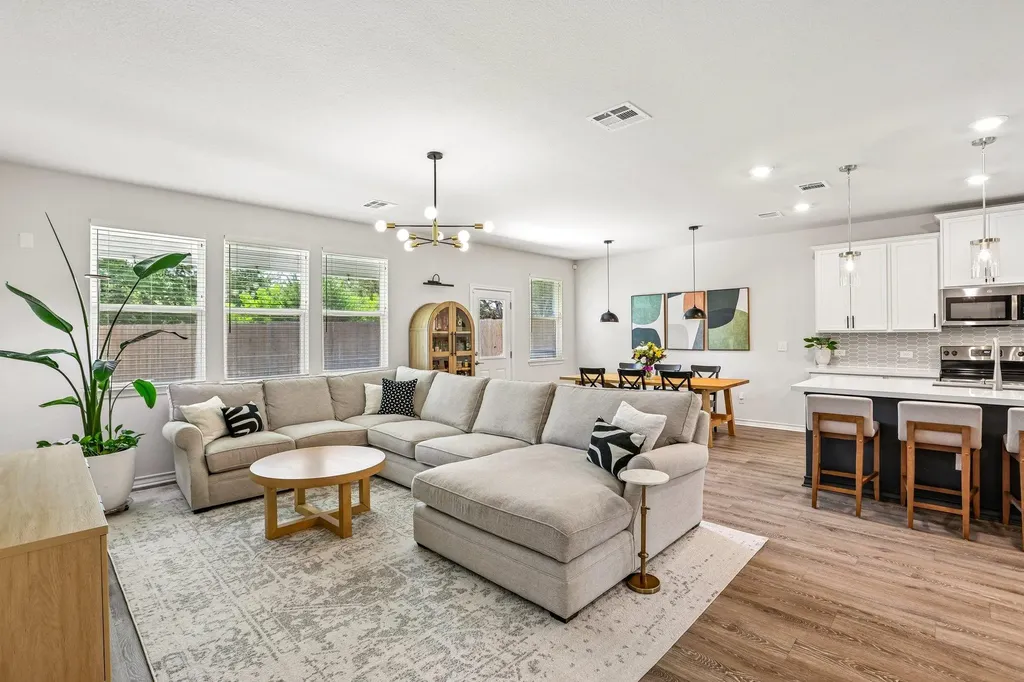 104 Terminus Trail Liberty Hill TX 78642