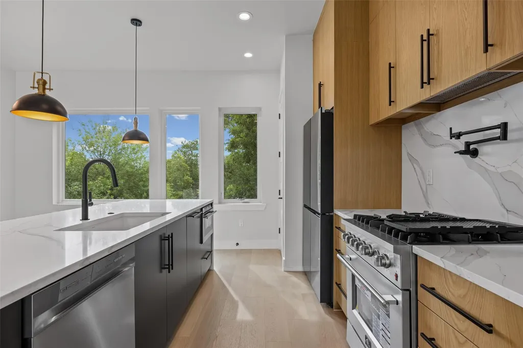 100 W Odell Street Austin TX 78752