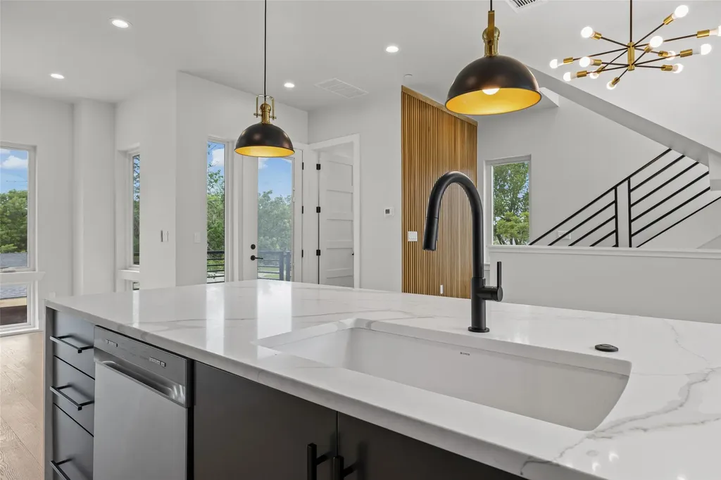 100 W Odell Street Austin TX 78752