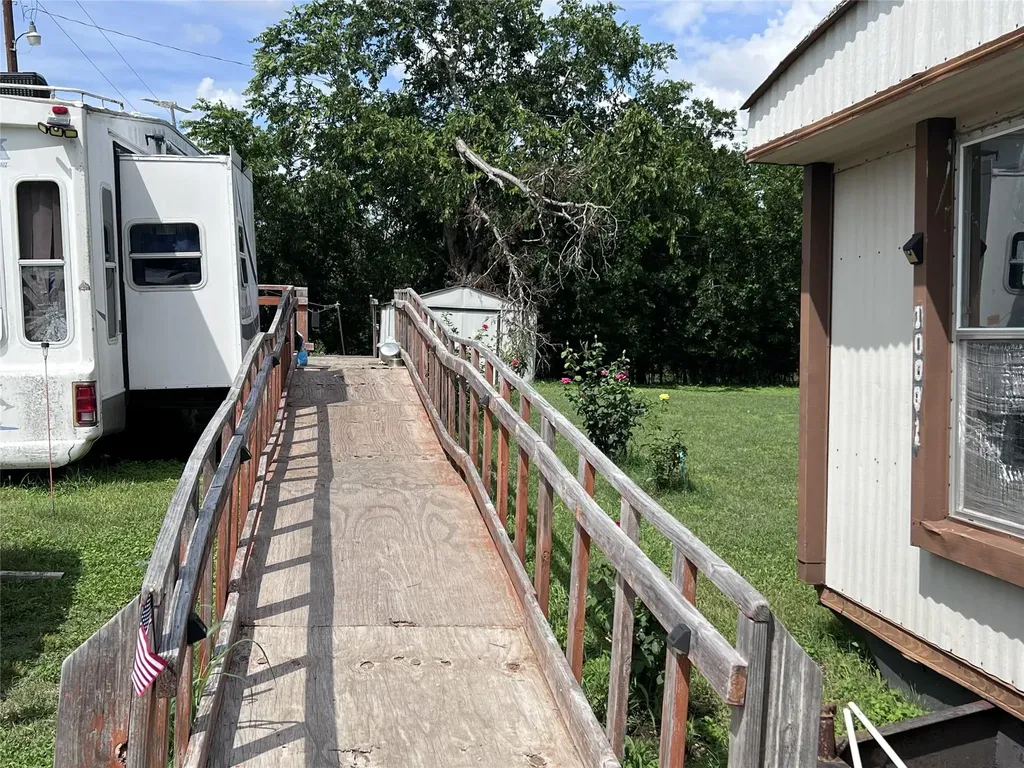 10001 Peterson Road Del Valle TX 78617