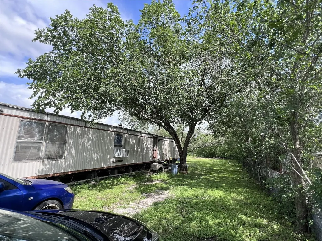 10001 Peterson Road Del Valle TX 78617