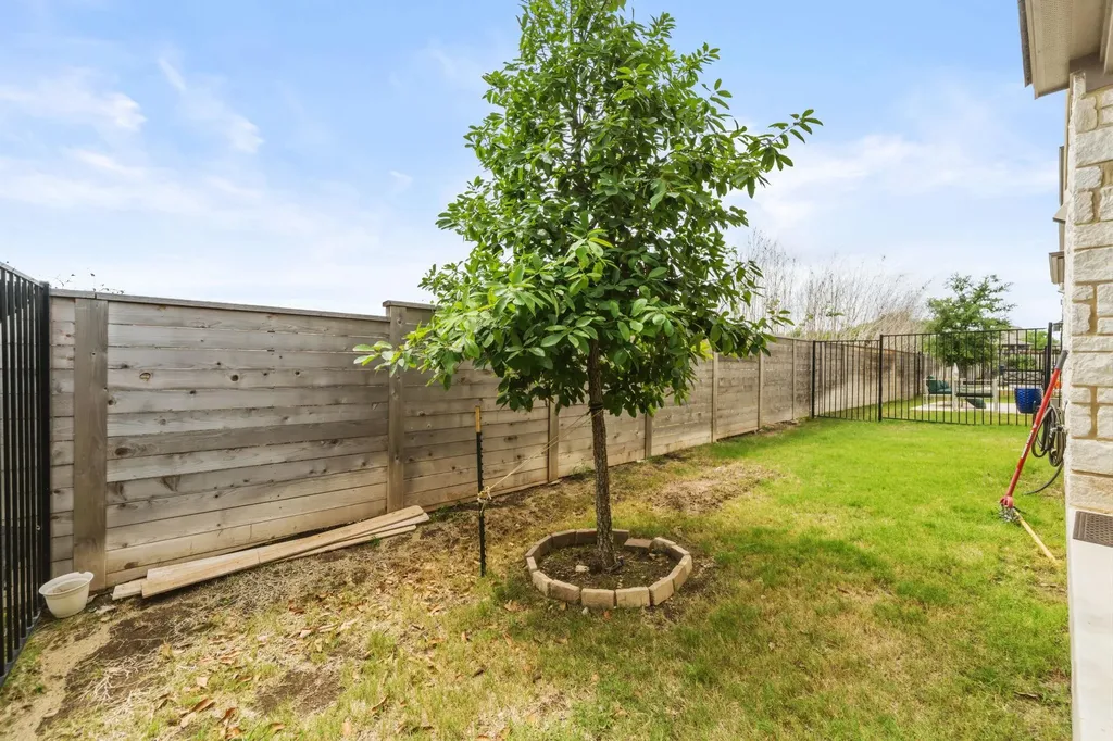 1531 N Red Bud Lane Round Rock TX 78665