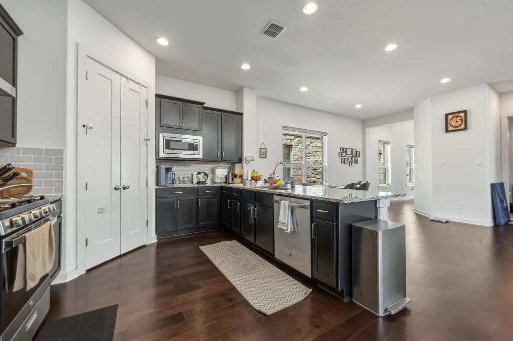 1531 N Red Bud Lane Round Rock TX 78665