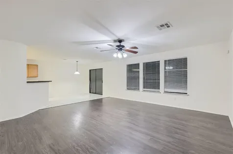 5521 SE Victory Gallop Drive Del Valle TX 78617