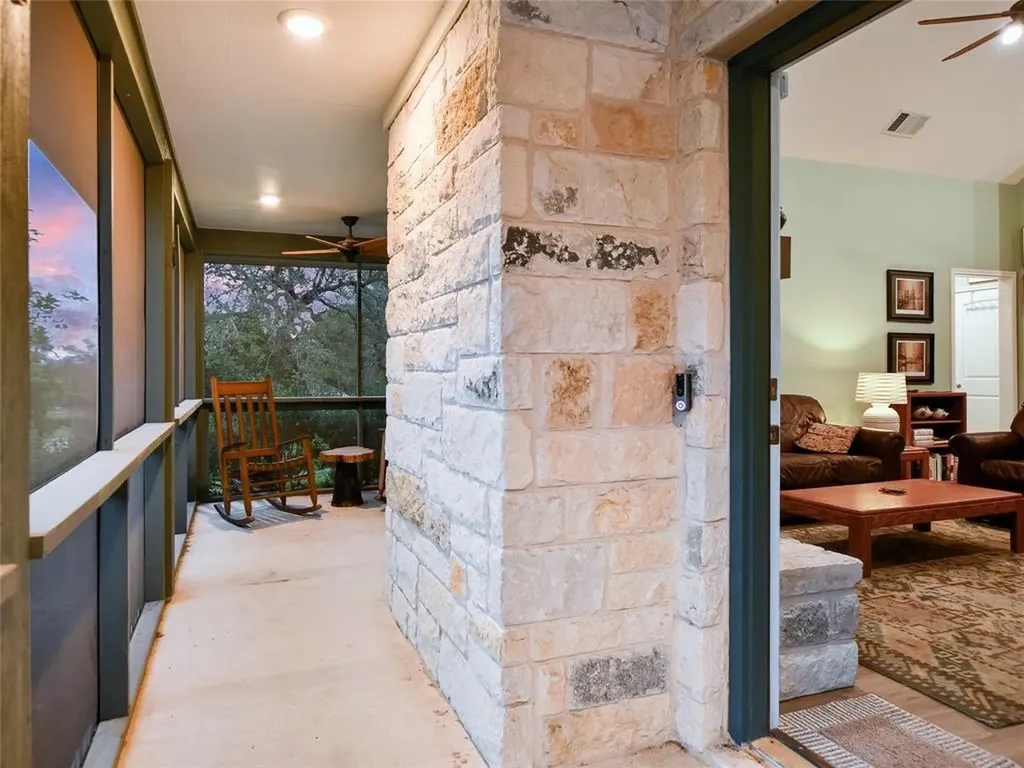 10500 W Lakeview Drive Jonestown TX 78645