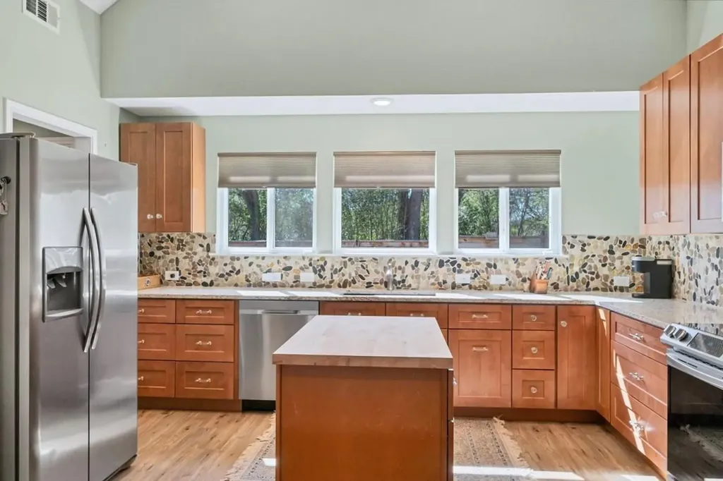 10500 W Lakeview Drive Jonestown TX 78645