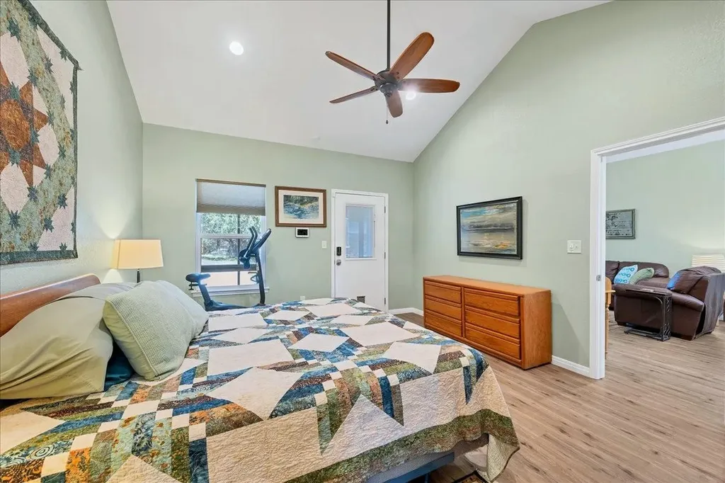10500 W Lakeview Drive Jonestown TX 78645
