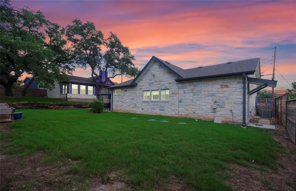 10500 W Lakeview Drive Jonestown TX 78645