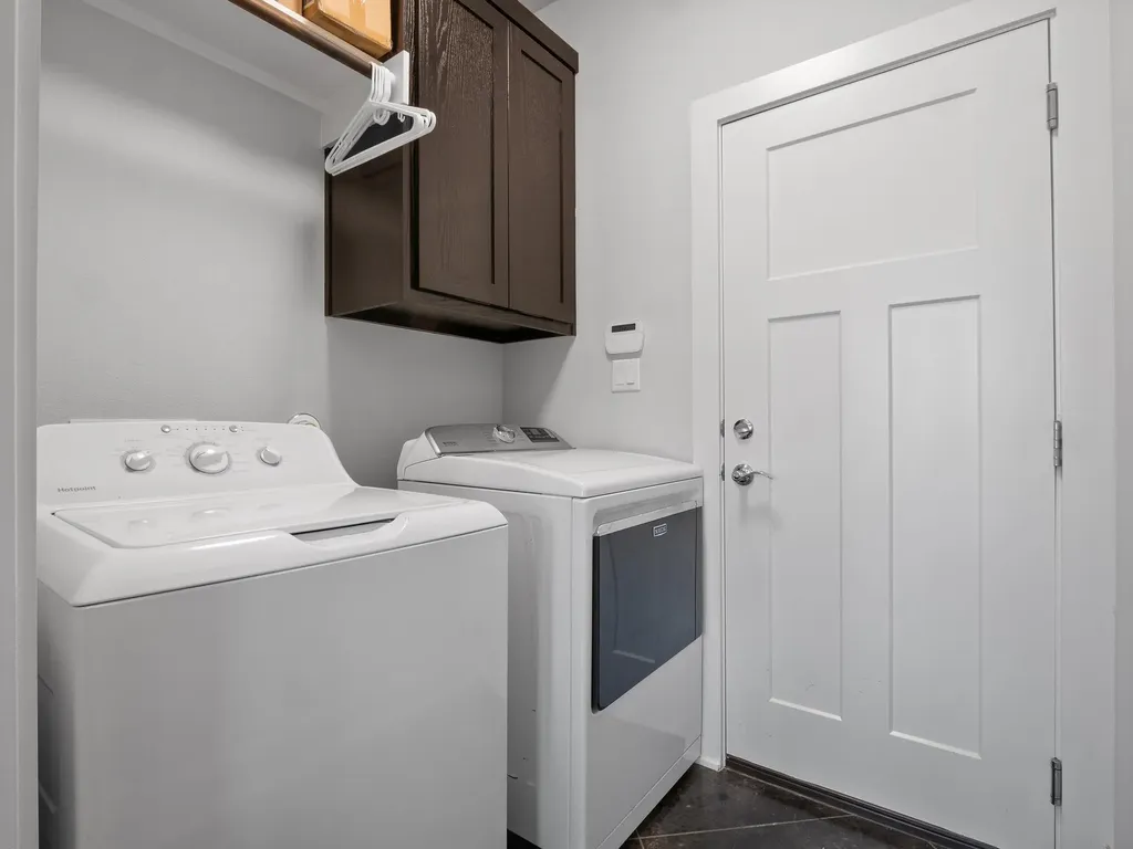 10103 Twin Lake Loop Dripping Springs TX 78620