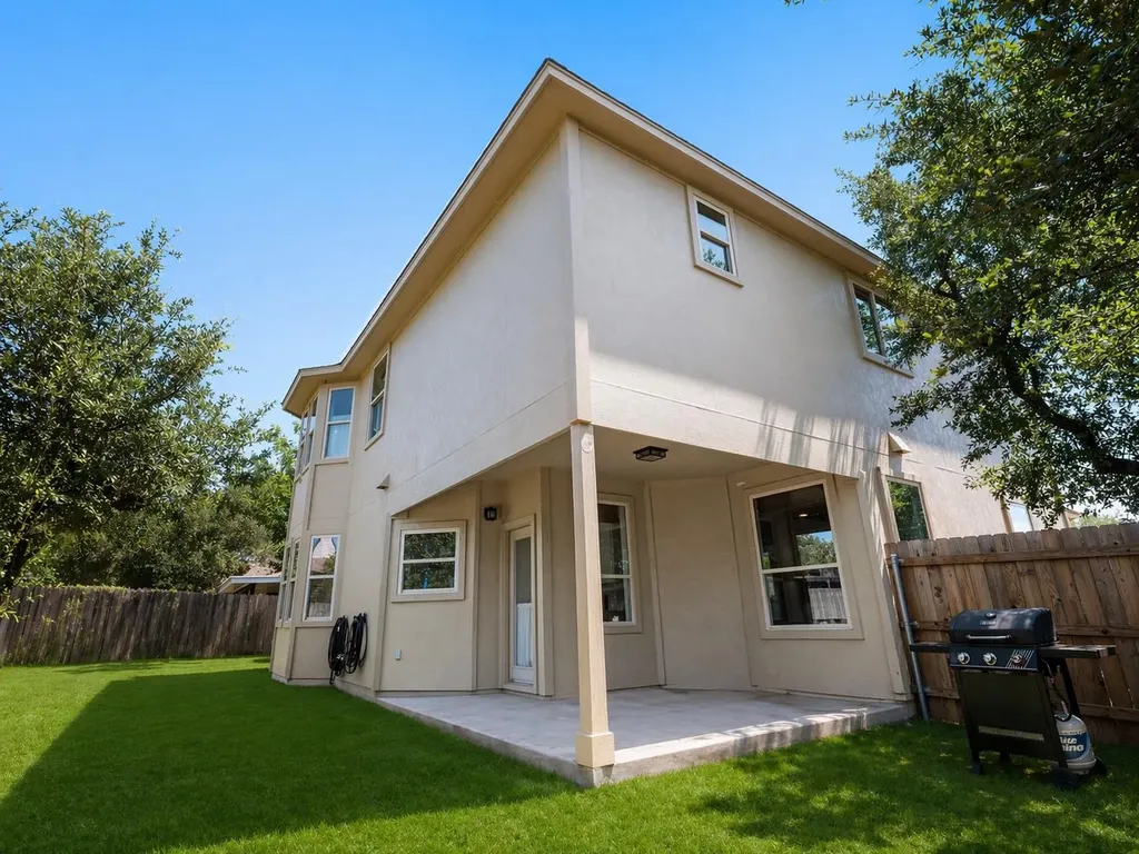 10103 Twin Lake Loop Dripping Springs TX 78620