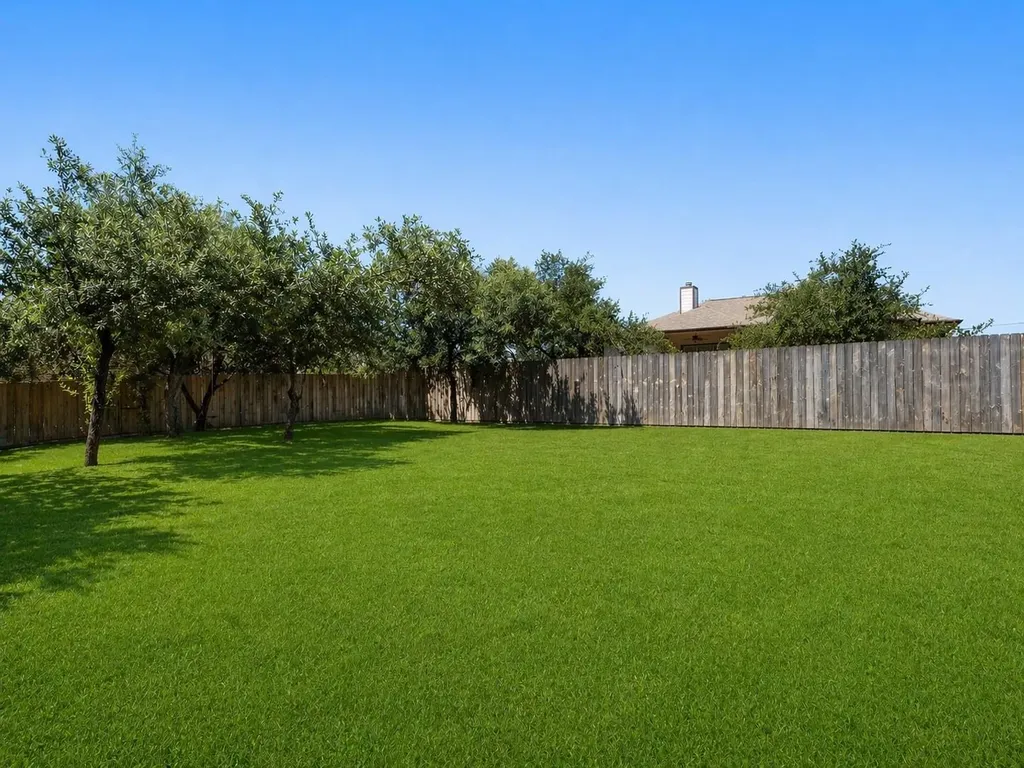 10103 Twin Lake Loop Dripping Springs TX 78620