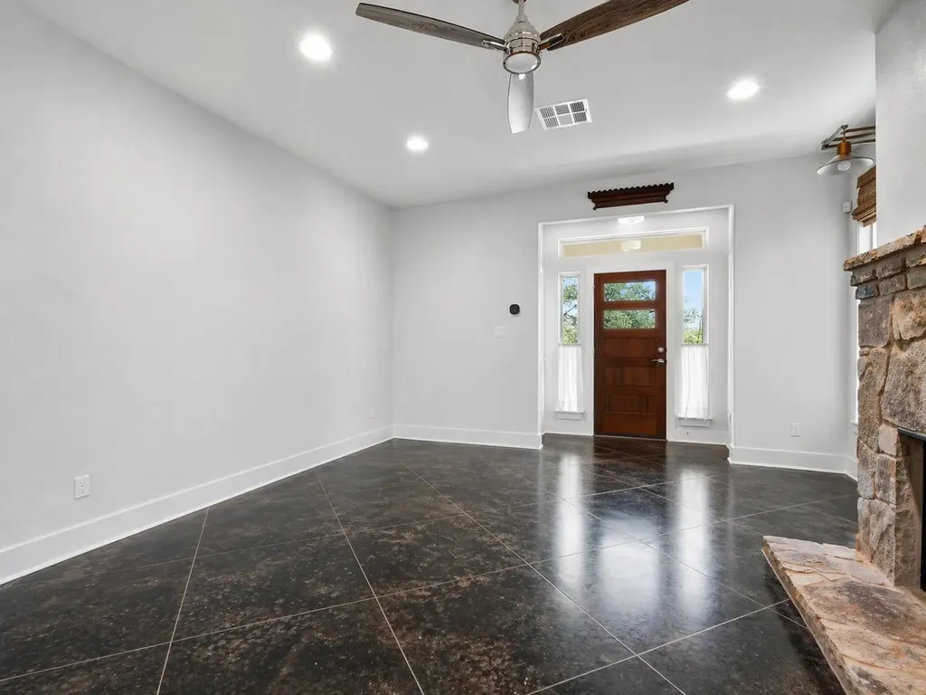 10103 Twin Lake Loop Dripping Springs TX 78620