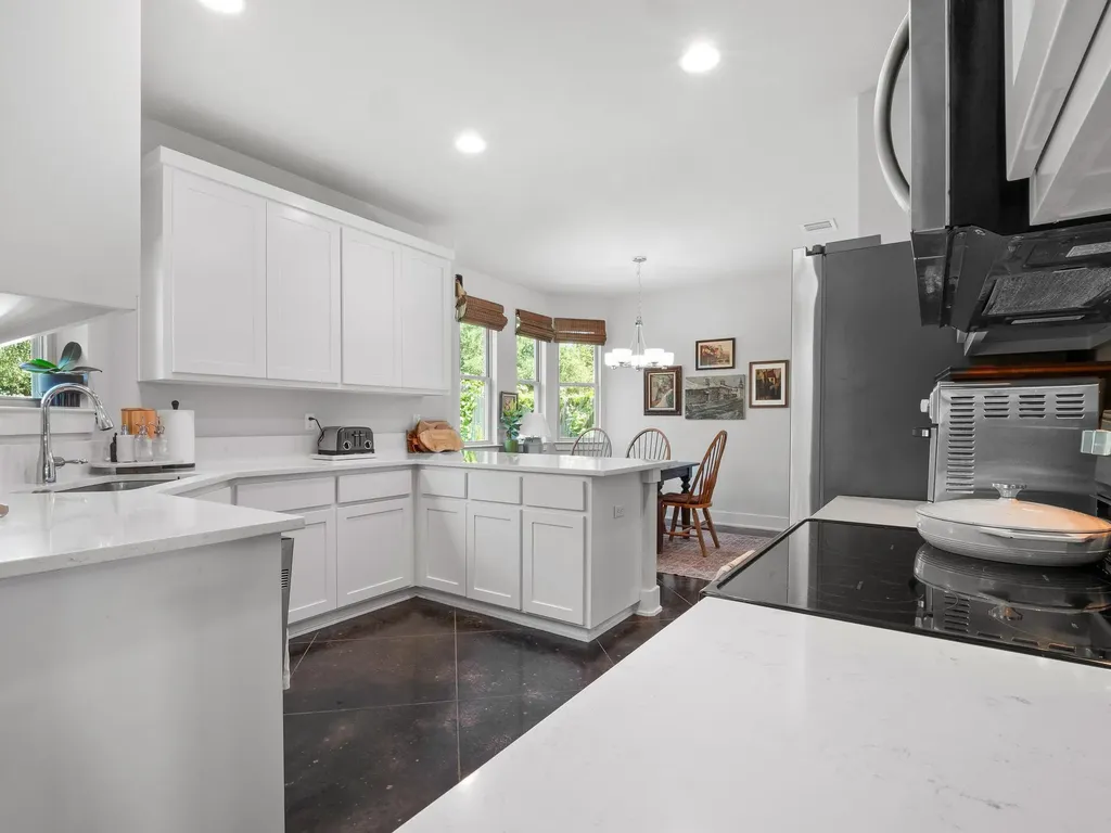 10103 Twin Lake Loop Dripping Springs TX 78620