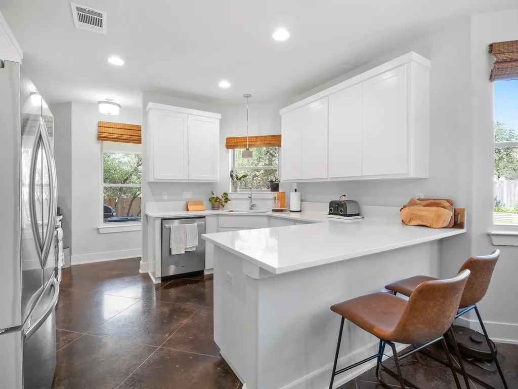 10103 Twin Lake Loop Dripping Springs TX 78620