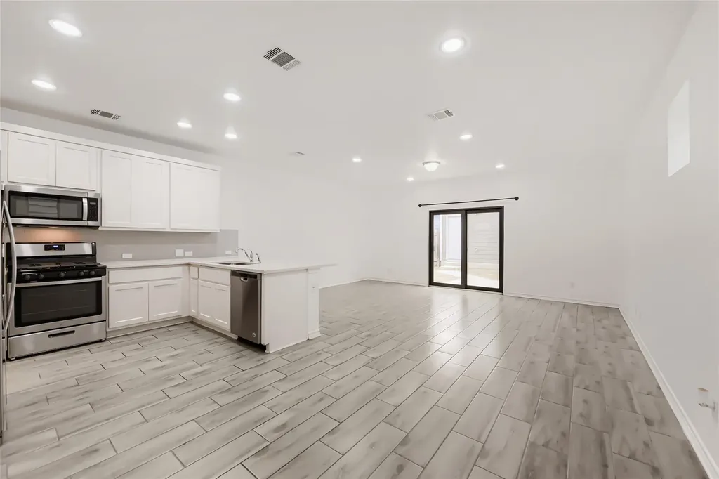 1728 Artesian Springs Crossing Leander TX 78641