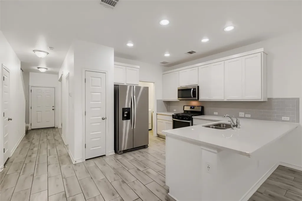 1728 Artesian Springs Crossing Leander TX 78641