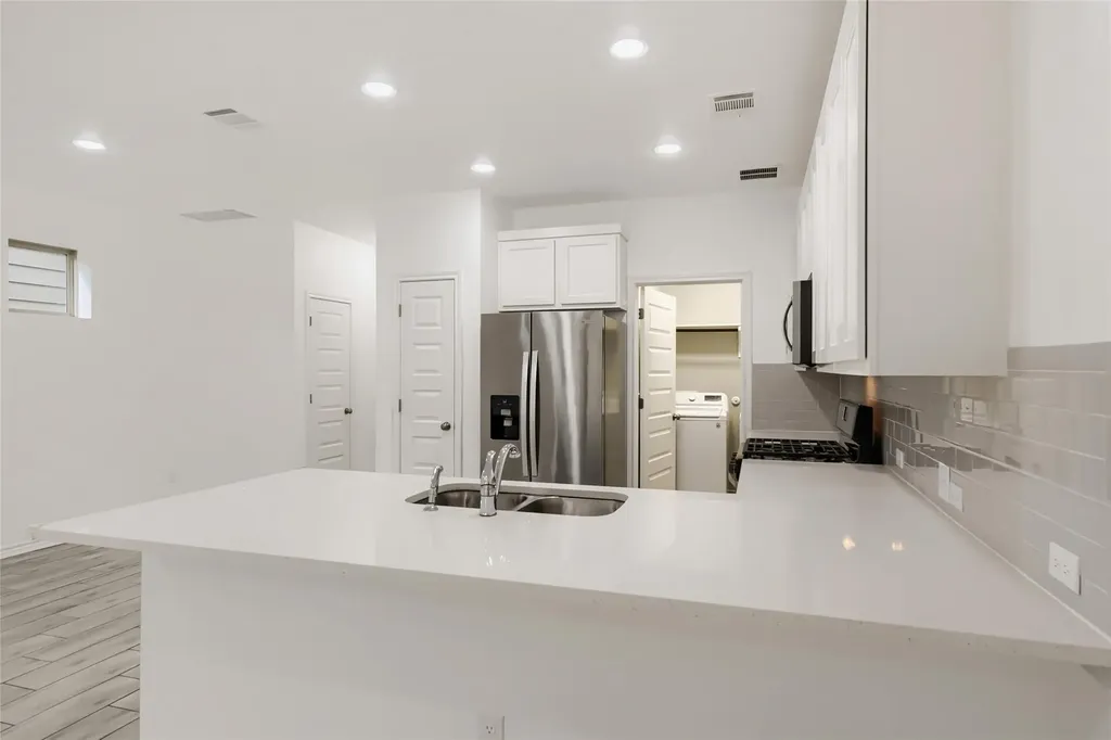 1728 Artesian Springs Crossing Leander TX 78641