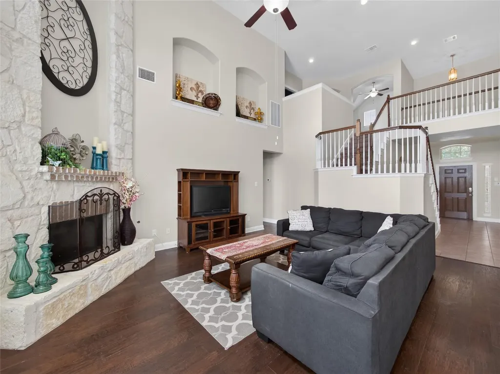 624 Clear Springs Hollow Buda TX 78610