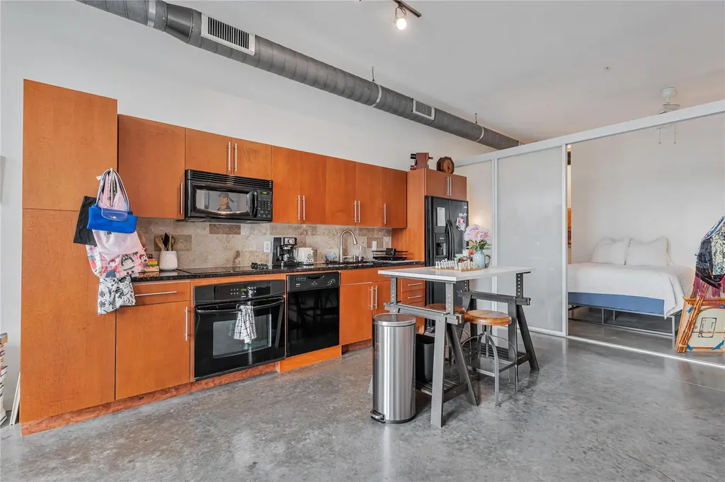 2124 E 6th Street Austin TX 78702