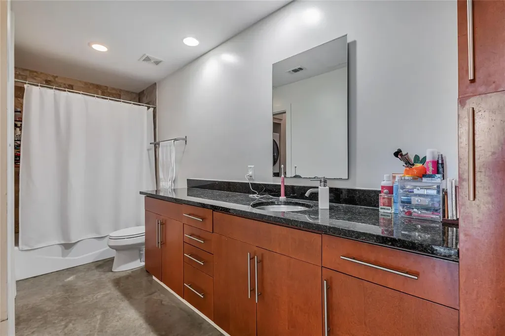 2124 E 6th Street Austin TX 78702