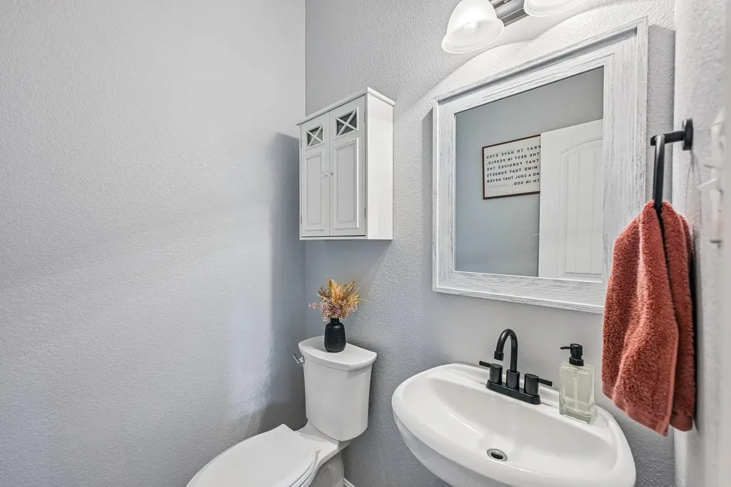 197 Bloomsbury Drive Kyle TX 78640