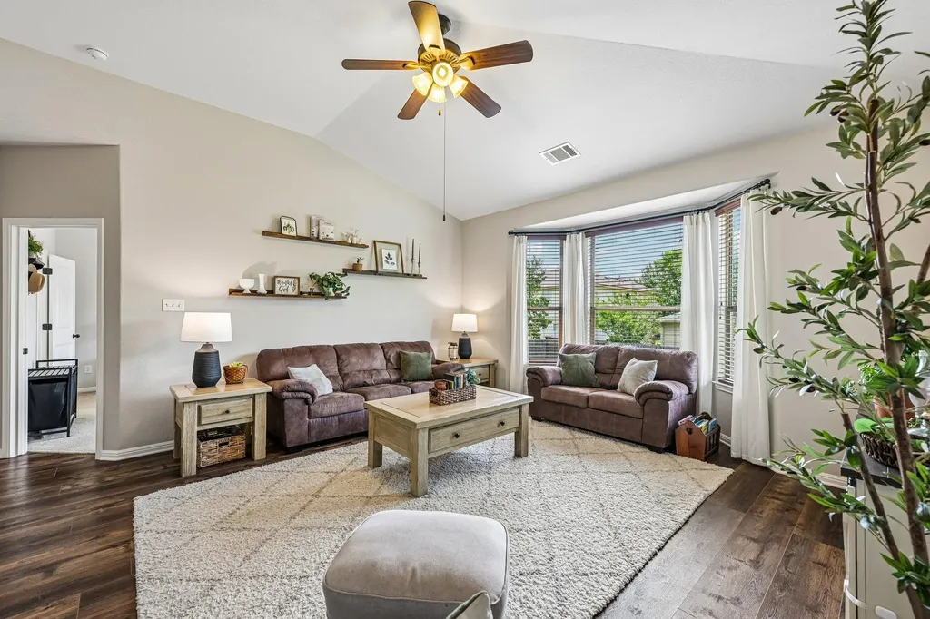 197 Bloomsbury Drive Kyle TX 78640