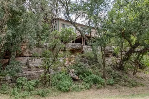 2212 N River Road Lampasas TX 76550