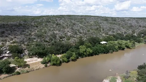 2212 N River Road Lampasas TX 76550