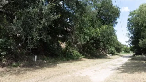 2212 N River Road Lampasas TX 76550
