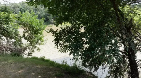 2212 N River Road Lampasas TX 76550
