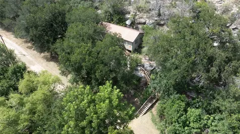 2212 N River Road Lampasas TX 76550