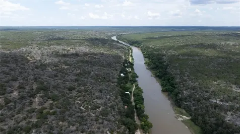 2212 N River Road Lampasas TX 76550