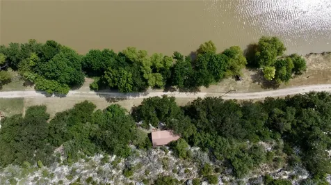 2212 N River Road Lampasas TX 76550