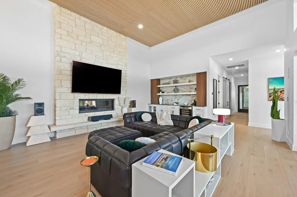 4608 Vista Estates Court Spicewood TX 78669
