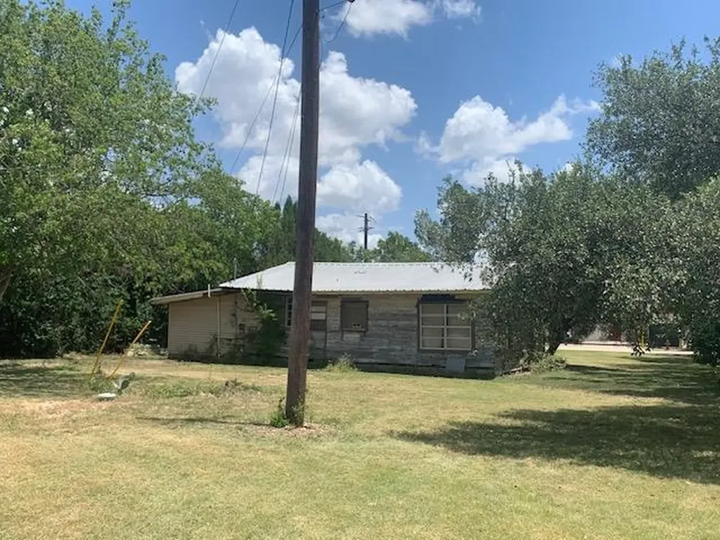 1501 & 1503 N Burleson Street Kyle TX 78640