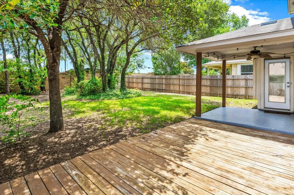 1704 Mcdowell Bend Leander TX 78641